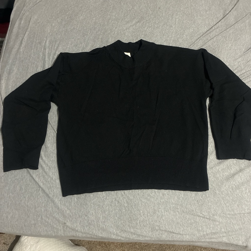 a new day Women's Black Crewneck Sweater
